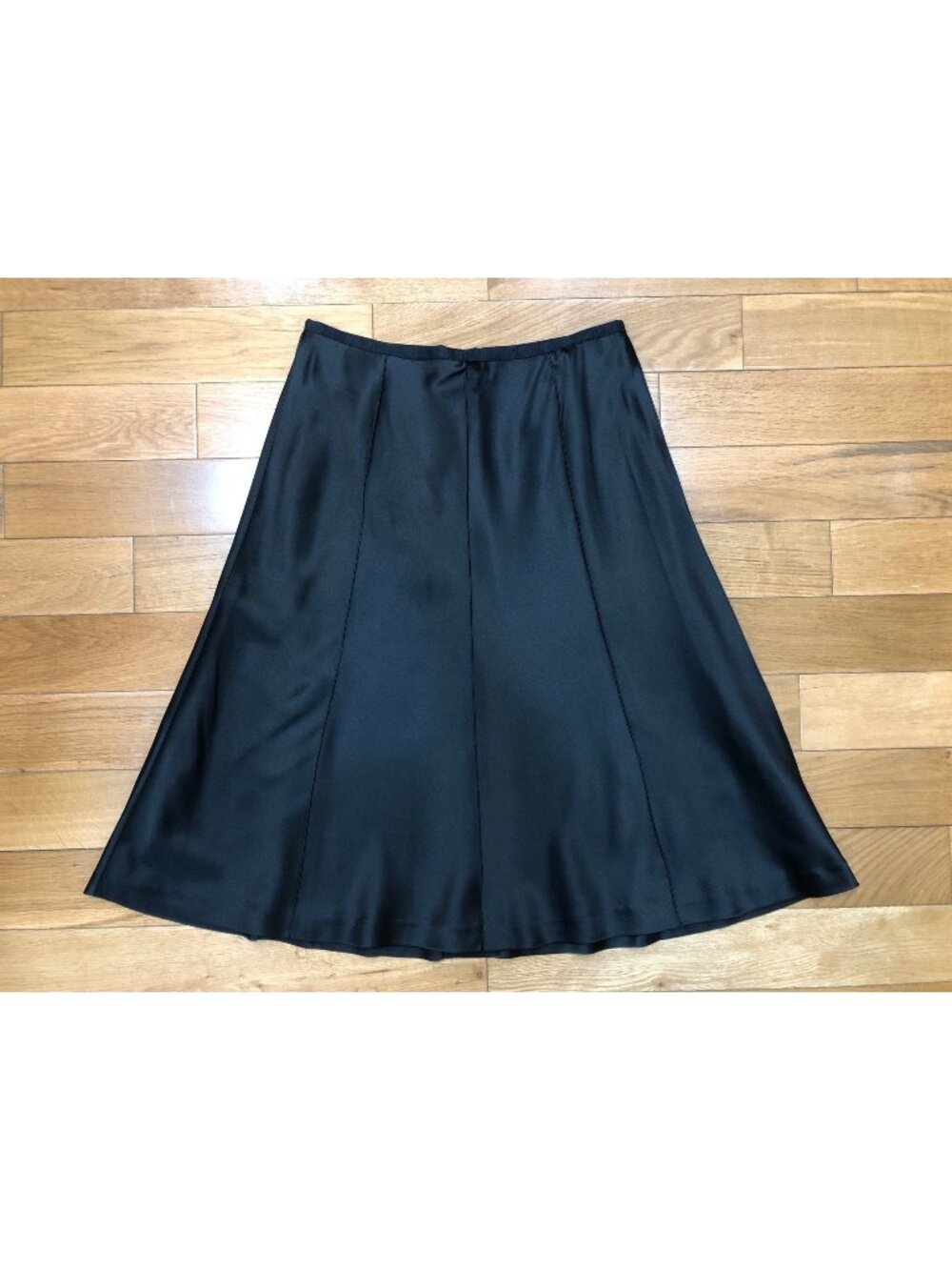 Ann Taylor Black Silk Midi Skirt Women's Size 4 Flared Stretch Luxury Minimalist